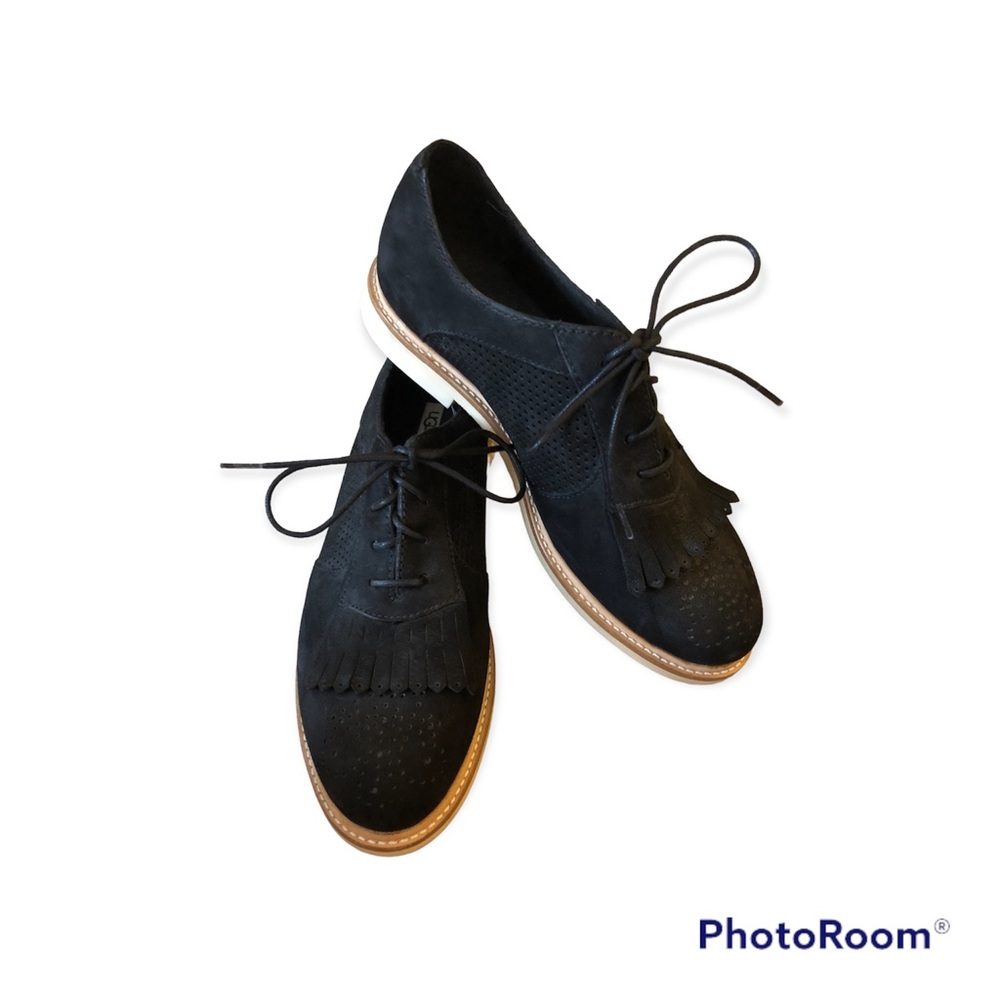 UGG Black Bernett Kiltie Oxford 5.5 New